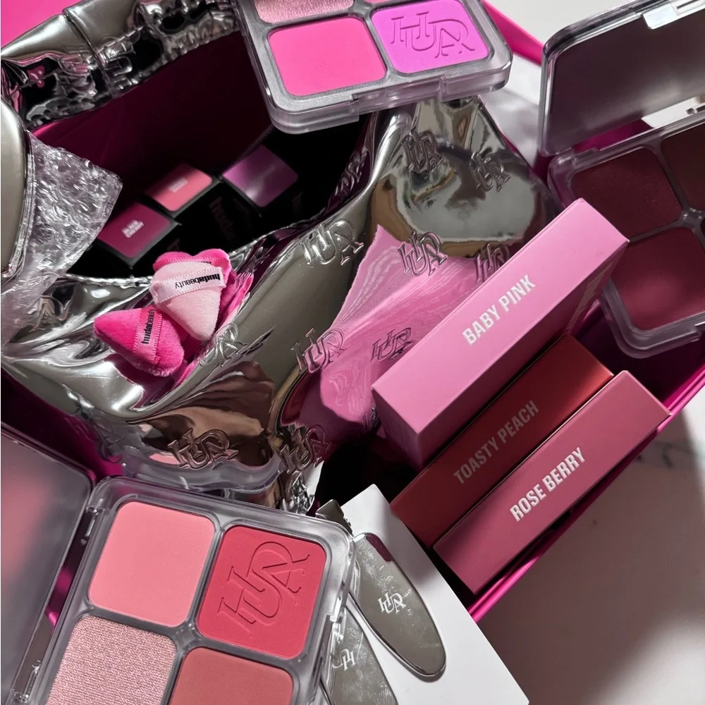 Huda Beauty -entire PR blush line plus bag and cream blushes and accessories - Picture 3 of 3